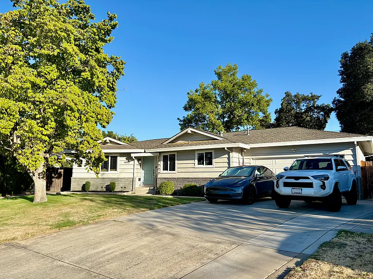 4095 Fotos Ct — Photo 1