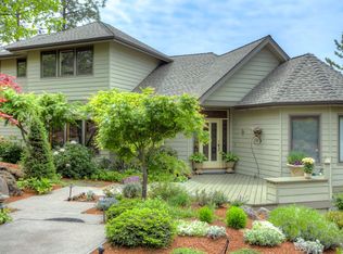 6556 Hillcrest Rd, Medford, OR 97504