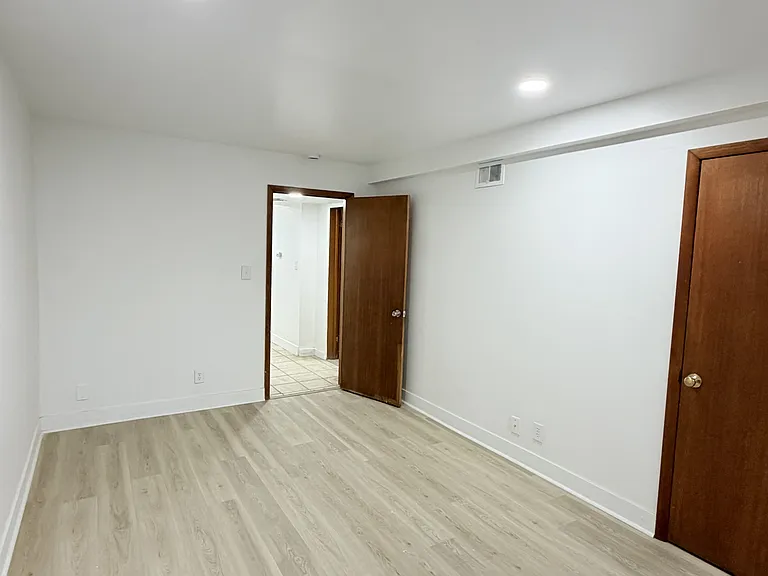 1334 Lakeview Blvd E — Photo 4
