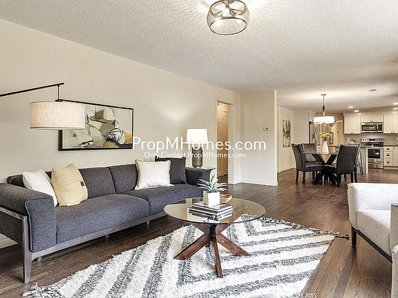 5th image of 15710 SE Francis Ave