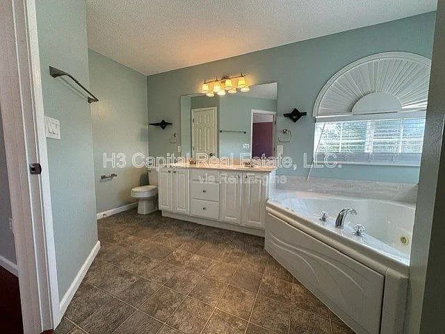 1041 Flora Lake Ct — Photo 20