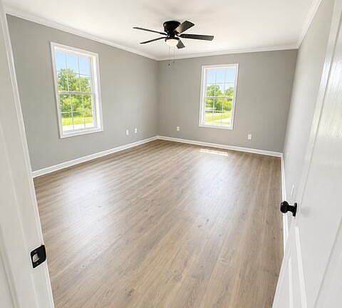 3rd image of 1215 Marteau Rd