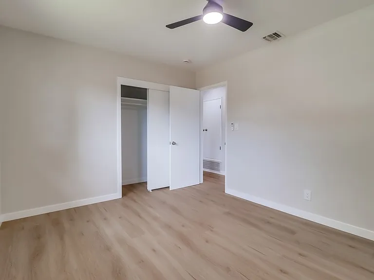 8120 Melrose Ln — Photo 15
