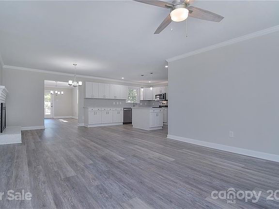 3rd image of 343 Walton Dr