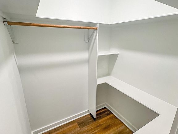5th image of 2305 Clara Pl