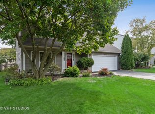 2516 Leach Dr, Naperville, IL