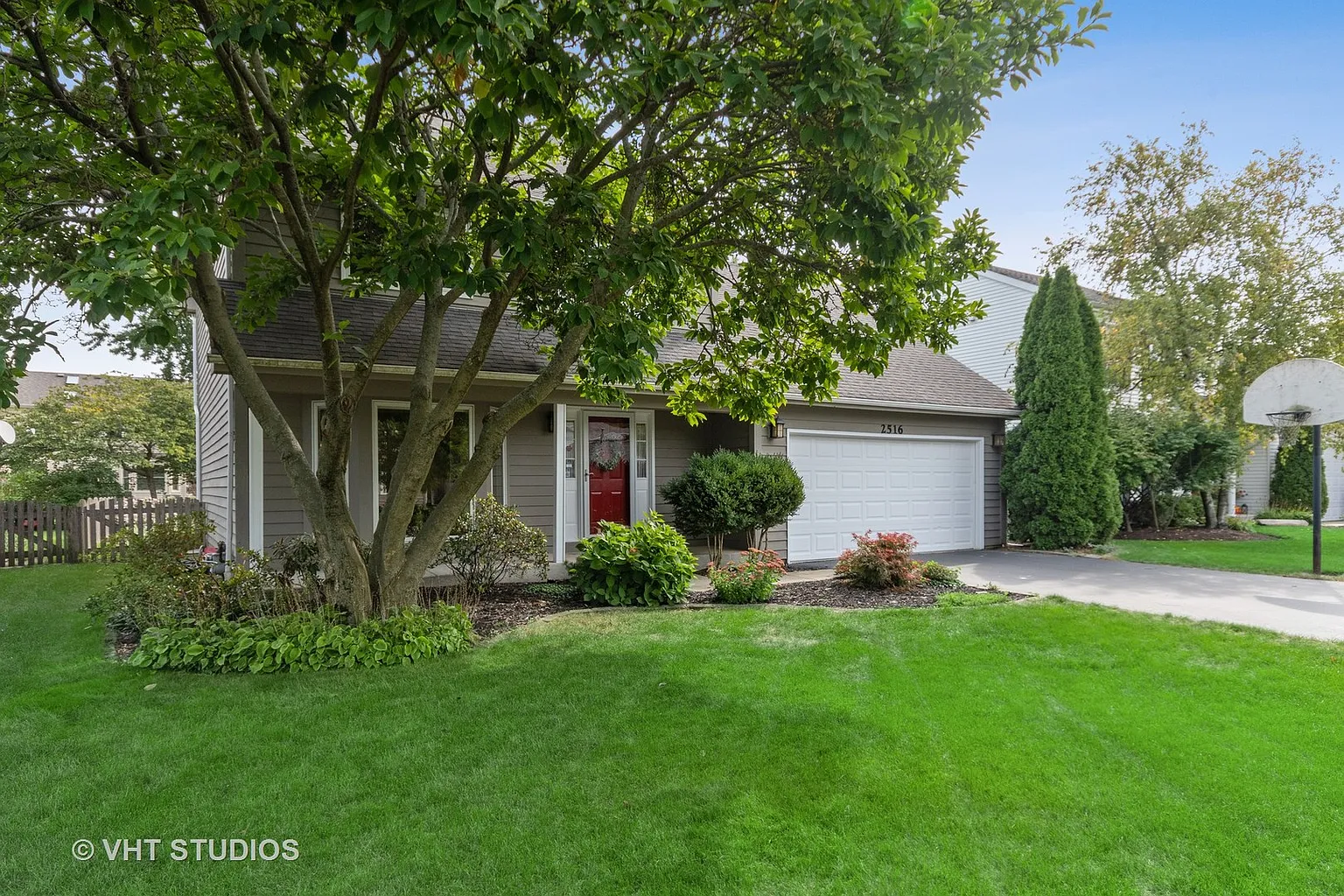 2516 Leach Dr photo 1