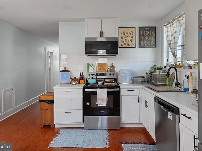 104 Maple Ave #4 — Photo 6