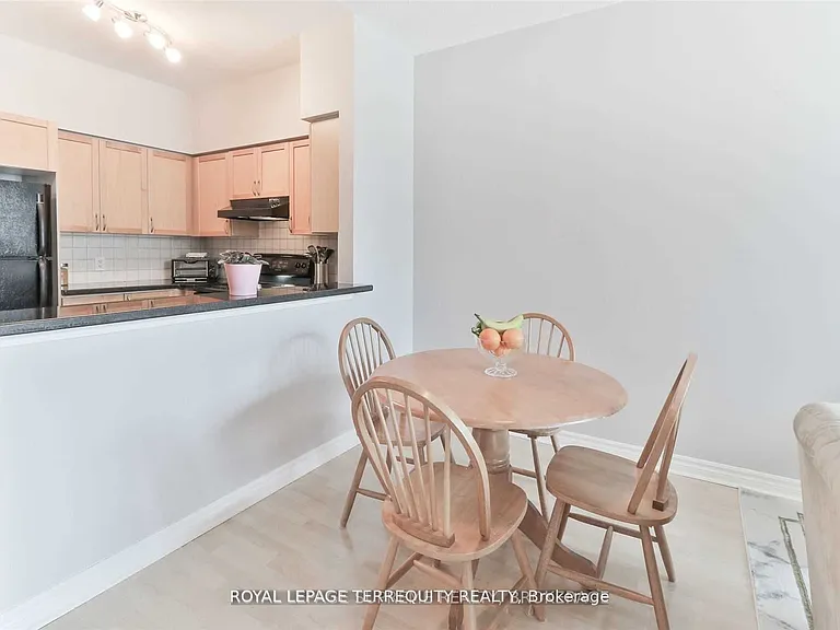 3830 Bathurst St #107 — Photo 7