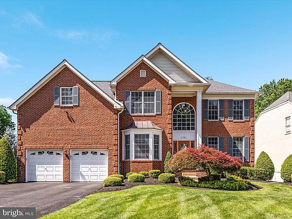 2nd image of 3781 Penderwood Dr