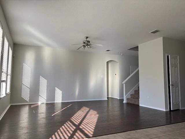 854 Crockett Dr — Photo 6
