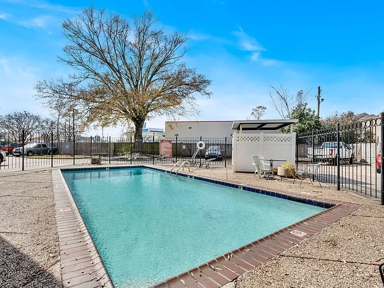 Almondtree Apartments — Photo 17