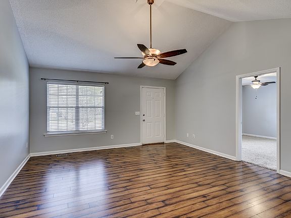5th image of 3135 Meadowhill Dr