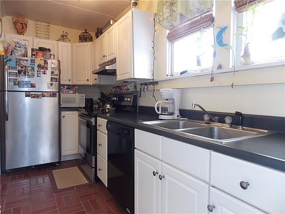 2nd image of 114 Center St