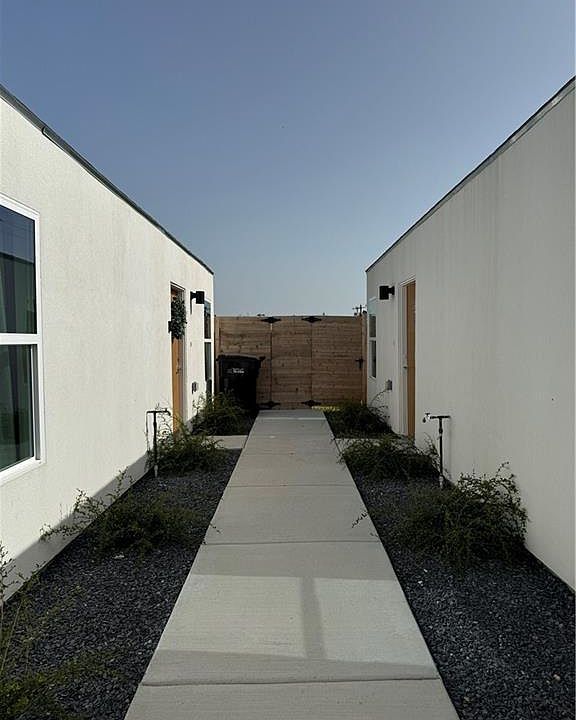 1st image of 1200 E Hibiscus Ave #8