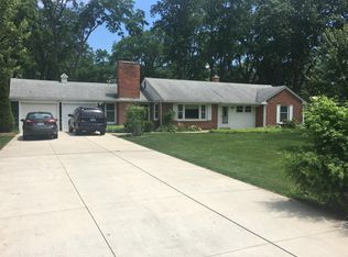 6751 W Dartmoor Rd, West Bloomfield, MI 48322