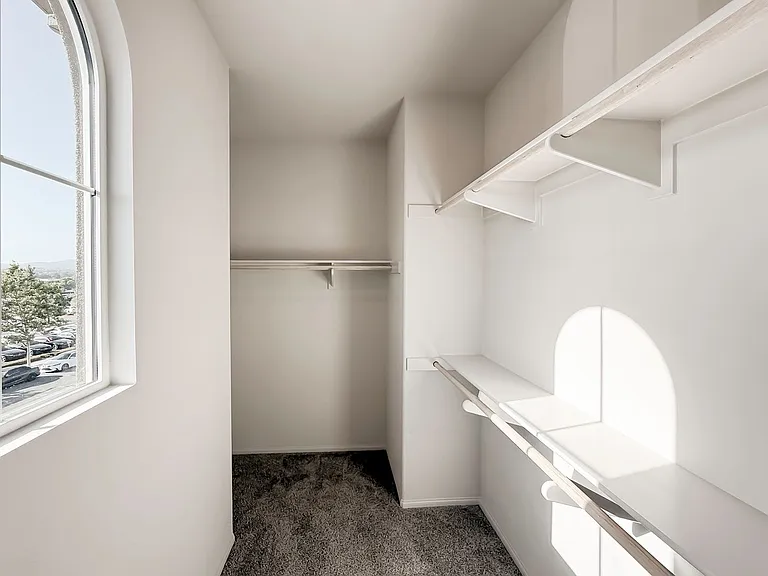 28076 Melrose Dr — Photo 41
