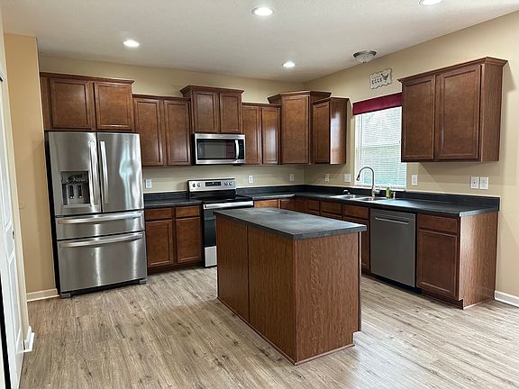 3rd image of 4123 Ballybay Ln