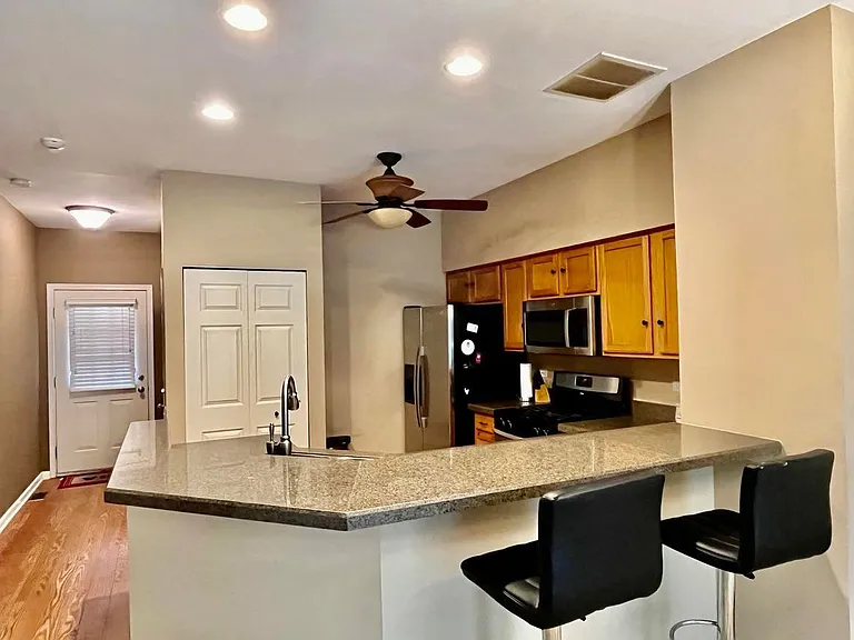 2927 Stonewater Dr #2927 — Photo 4