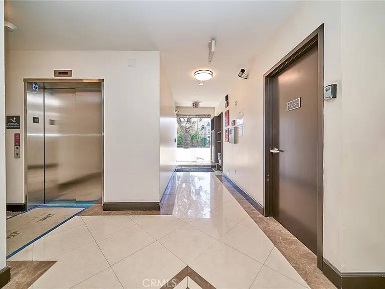 5525 W Olympic Blvd #202 — Photo 4