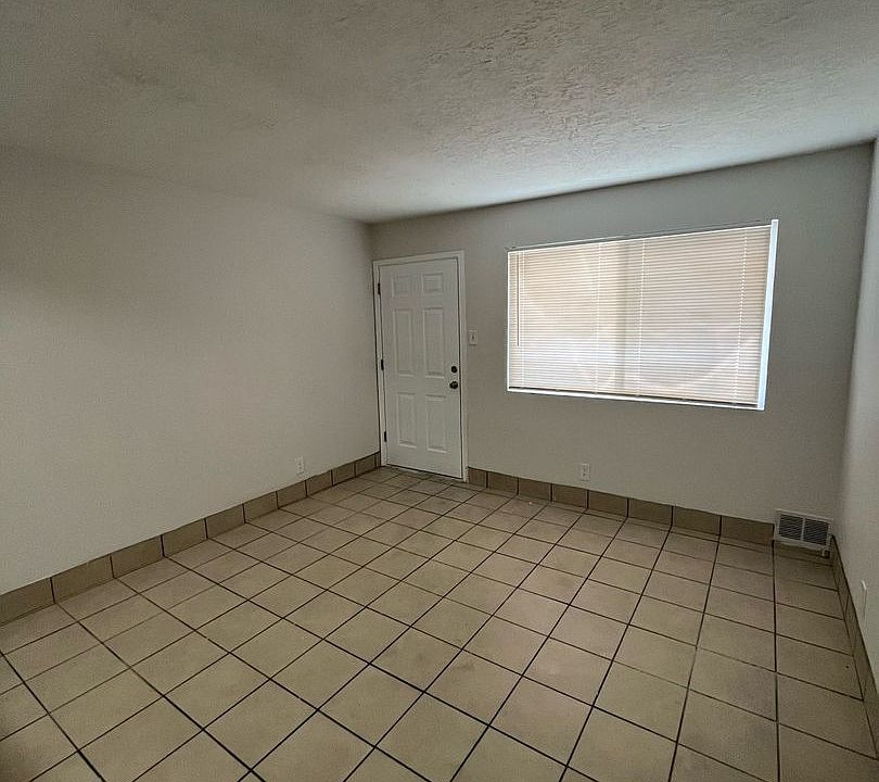 1st image of 433 Mesilla St SE