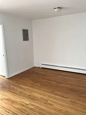 Rented by Re/Max In The City | media 2