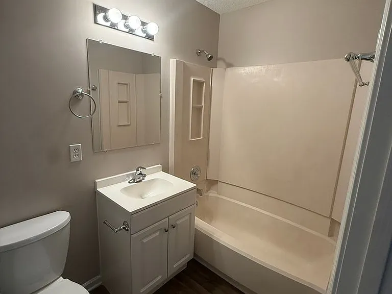3346 Oak Trees Ct — Photo 15
