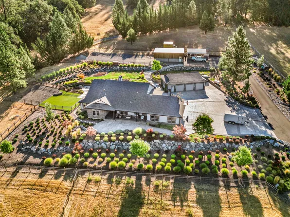 3465 Galls Creek Rd, Gold Hill, OR 97525