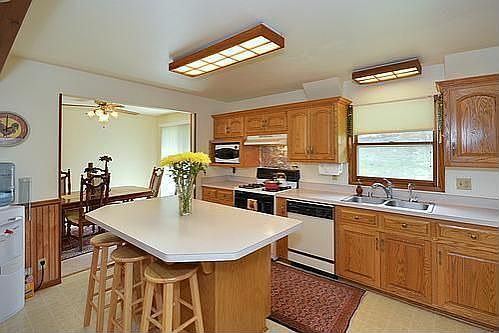 4th image of 415 Highland Dr