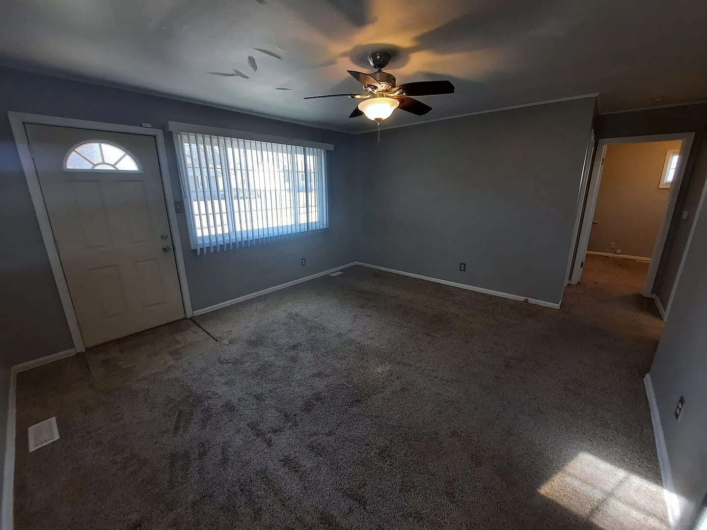 2 Bedroom, 1 Bathroom home! — Photo 2