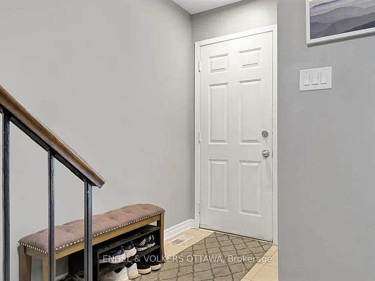 76 McDermot Ct #22 — Photo 3