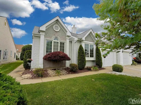 24 Aberdeen Way, Monroe Township, NJ 08831