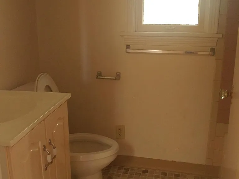 215 Chess St #4 — Photo 2