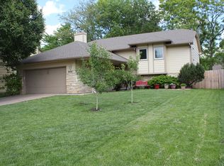 2424 N Sandhill Ct, Derby, KS 67037