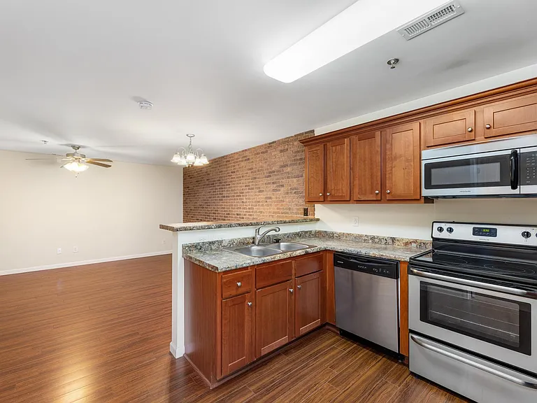 Paxton Place/Olde Towne Lofts — Photo 25