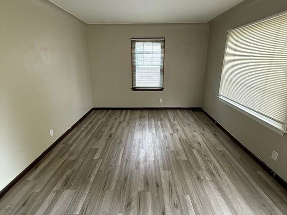 2nd image of 3432 Beaumont Dr