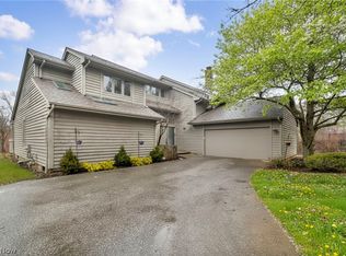 2 Salem Ct, Beachwood, OH