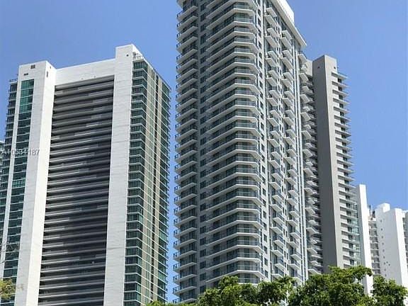 2nd image of 501 NE 31st St #U302