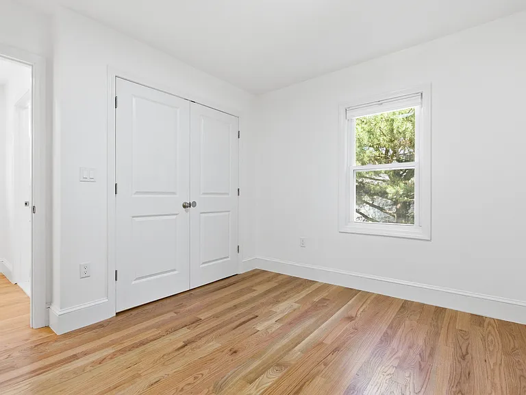 35 Williams St — Photo 10