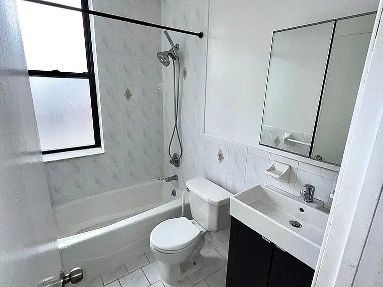 4004 36th Ave #4E — Photo 11