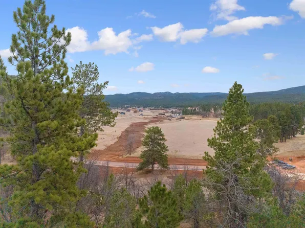 7 Apple Springs Blvd, Sturgis, SD 57785