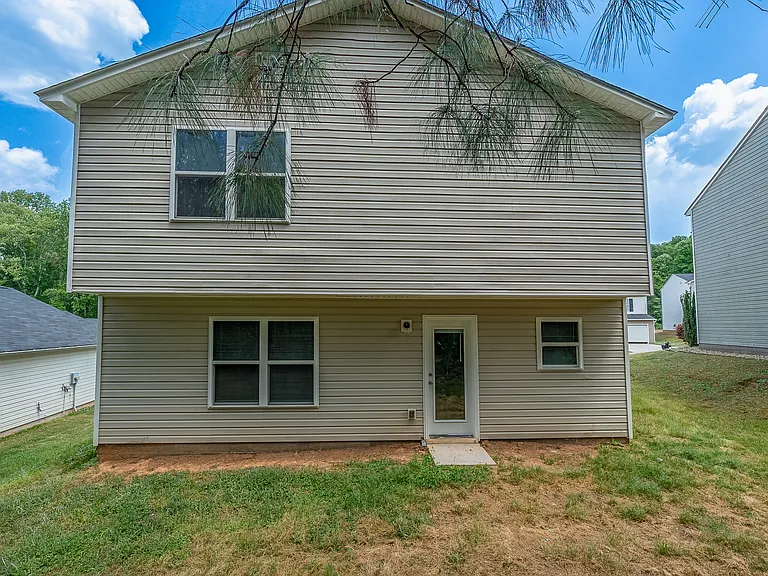 152 Evvalane Dr — Photo 32