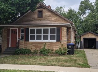 825 W Jackson St, Bloomington, IL