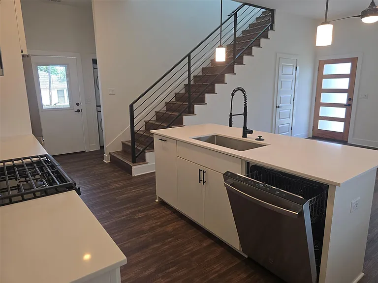 7601 Carver Ave #1 — Photo 11