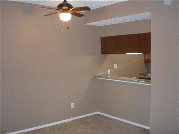 4th image of 7113 N Holiday Dr