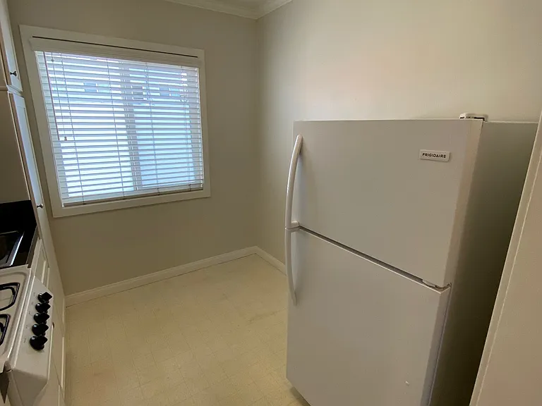 15032 Moorpark St #9 — Photo 12