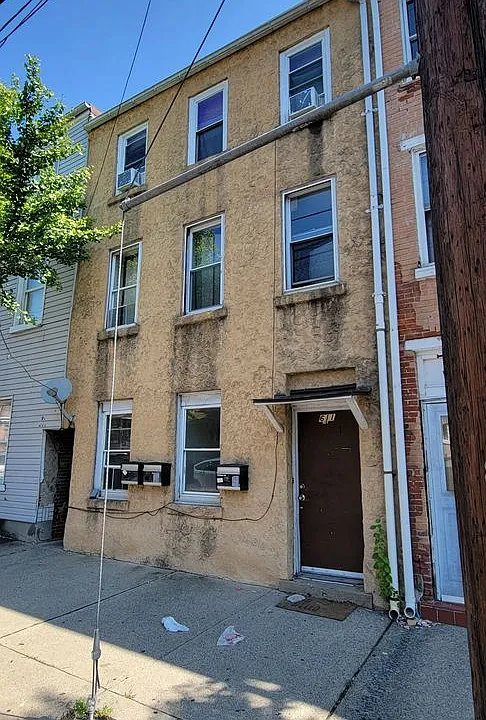 Front 611 N