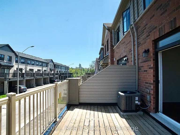 11 Lilac Ln — Photo 9