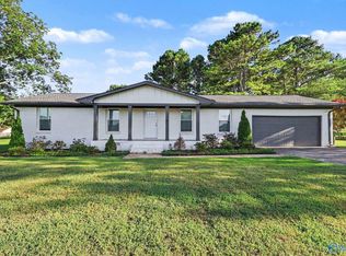 142 Paul Dr, Brownsboro, AL 35741