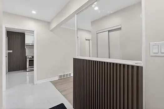 53 Nicklin Cres — Photo 5